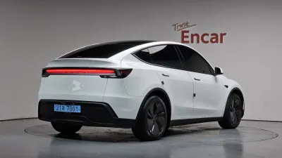 2025 Tesla Model Y