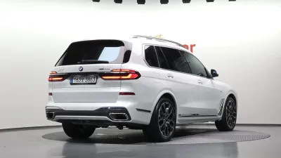 2025 BMW X7