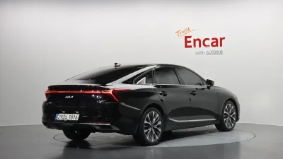 2022 Kia K8