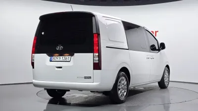 2025 Hyundai Staria
