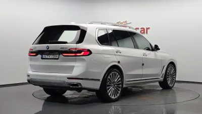 2025 BMW X7