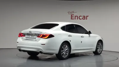 2015 Infiniti Q70