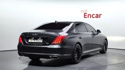 2017 Genesis EQ900