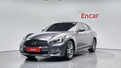 2017 Infiniti Q70