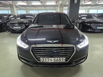2018 Genesis EQ900