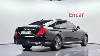 2018 Genesis EQ900