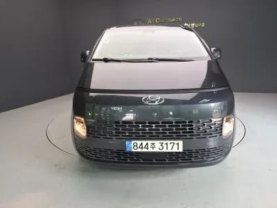 2023 Hyundai Staria