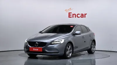 2018 Volvo V40