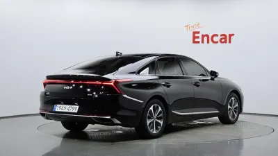 2023 Kia K8