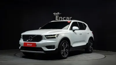 2021 Volvo XC40