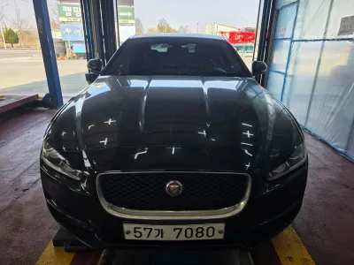 2016 Jaguar XE